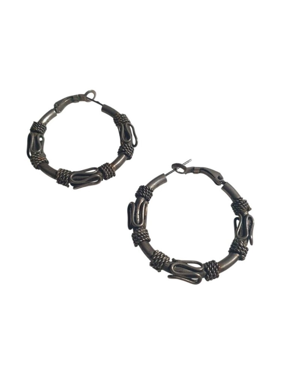 Vintage Metal Hoop Earring 1.25 In Diameter Braided Rope Twist Detail Lever Back